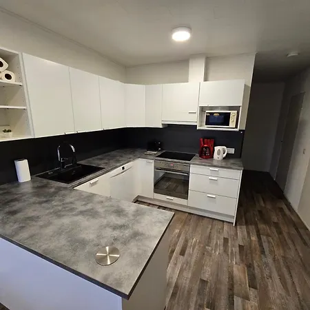 Anttoninvahe 5 - Upea Talo Raumalla Huoneisto *