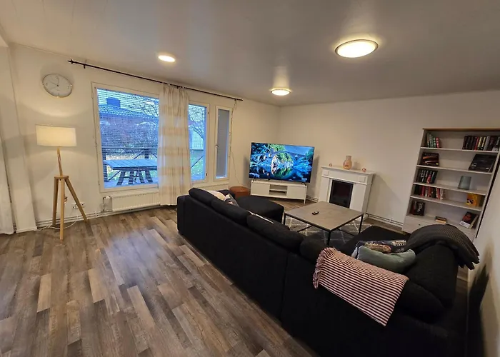 Anttoninvahe 5 - Upea Talo Raumalla ראומה