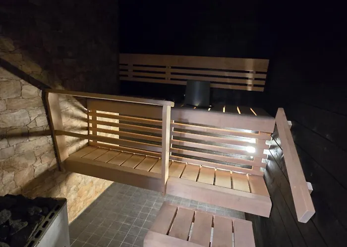 Anttoninvahe 5 - Upea Talo Raumalla *